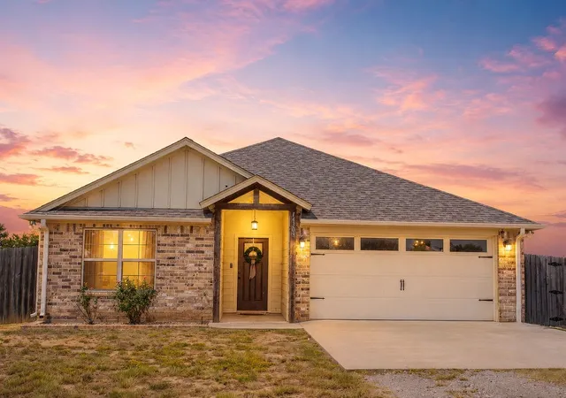 Photo 1 of Single family home for sale at 14038 County Road 452, Lindale, TX 75771 | MLS# 21355299 | Listing updated on 2026-08-21
