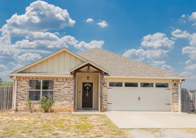Photo 2 of Single family home for sale at 14038 County Road 452, Lindale, TX 75771 | MLS# 21355299 | Listing updated on 2026-08-21