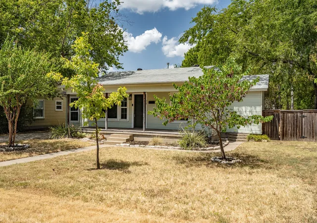 Photo 3 of Single family home for sale at 714 Cordell St, Denton, TX 76201 | MLS# 21344222 | Listing updated on 2026-08-13
