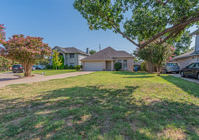 Photo 2 of Single family home for sale at 7513 Beverly Dr, Rowlett, TX 75089 | MLS# 21345307 | Listing updated on 2026-10-07