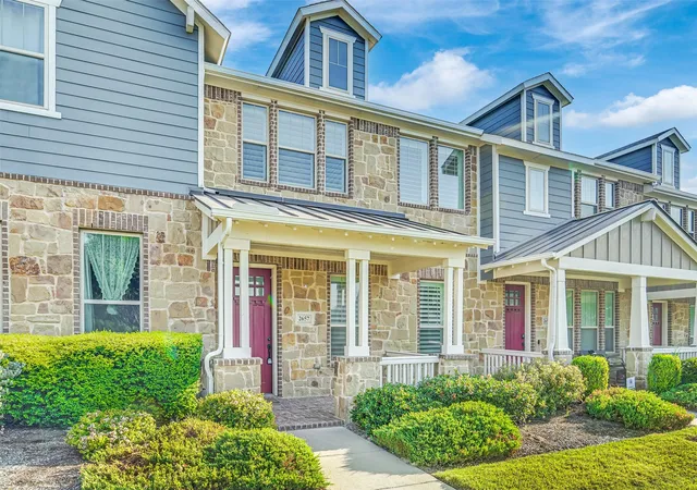 Photo 2 of Townhouse for sale at 2657 High Cotton Ln, Garland, TX 75042 | MLS# 21348110 | Listing updated on 2026-08-15