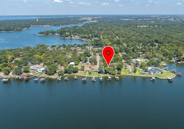 Photo 1 of Sale Pending at 107 Briarwood Dr, Mabank, TX 75156 | MLS# 21355268 | Listing updated on 2026-09-16