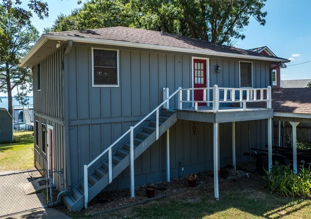Photo 4 of Sale Pending at 107 Briarwood Dr, Mabank, TX 75156 | MLS# 21355268 | Listing updated on 2026-09-16
