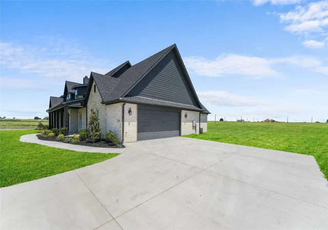 Photo 3 of Single family home for sale at 650 Alondrita St, Celeste, TX 75423 | MLS# 21355105 | Listing updated on 2026-08-16