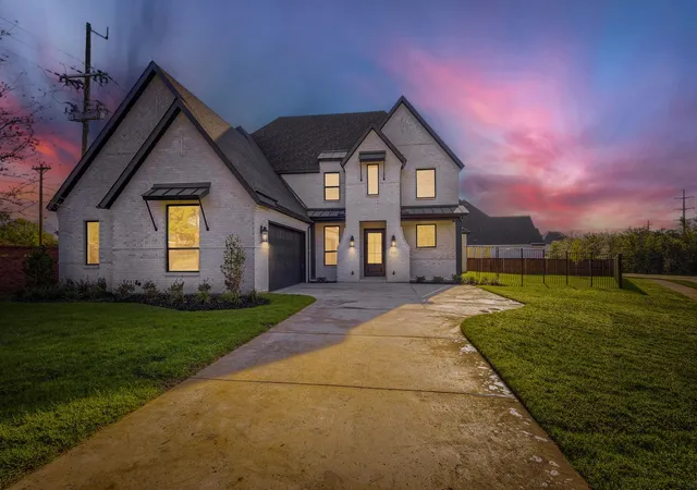 Photo 1 of Sale Pending at 801 Bella Casa Dr, Keller, TX 76248 | MLS# 21355410 | Listing updated on 2026-10-05