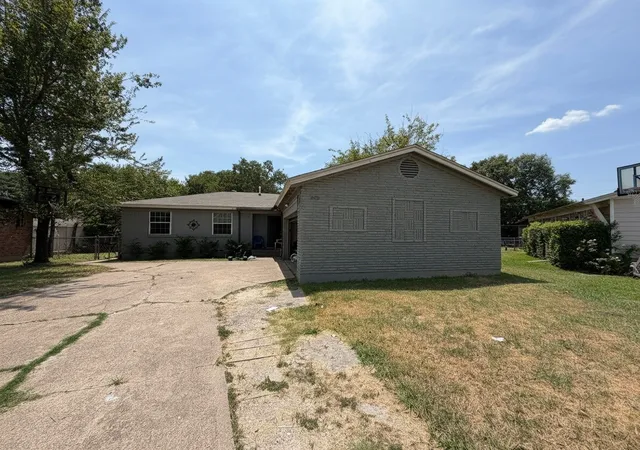 Photo 1 of Single family home for sale at 345 Old Mill Ct, Dallas, TX 75217 | MLS# 21355370 | Listing updated on 2026-09-21