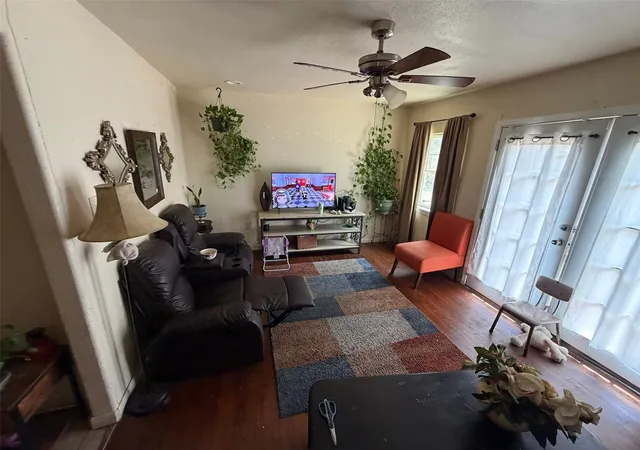 Photo 2 of Single family home for sale at 345 Old Mill Ct, Dallas, TX 75217 | MLS# 21355370 | Listing updated on 2026-09-21