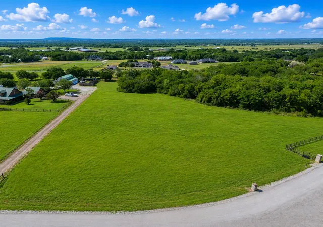 Photo 1 of Land for sale at 3319 Old Barn Ct, Granbury, TX 76048 | MLS# 21350476 | Listing updated on 2026-08-11