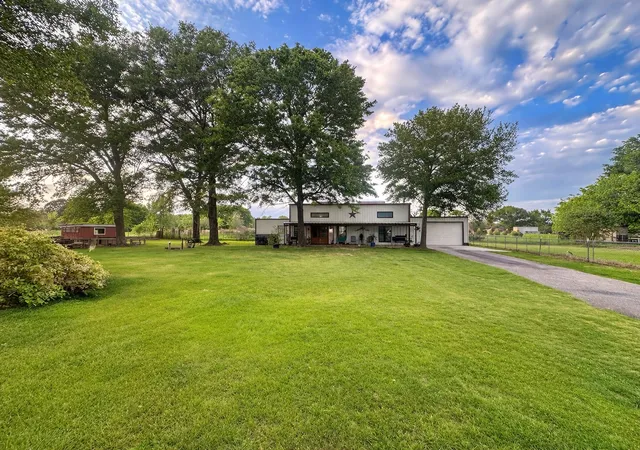 Photo 2 of Sale Pending at 6187 Mockingbird Ln, Murchison, TX 75778 | MLS# 21355506 | Listing updated on 2026-09-17