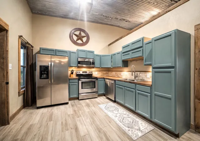 Photo 4 of Sale Pending at 6187 Mockingbird Ln, Murchison, TX 75778 | MLS# 21355506 | Listing updated on 2026-09-17