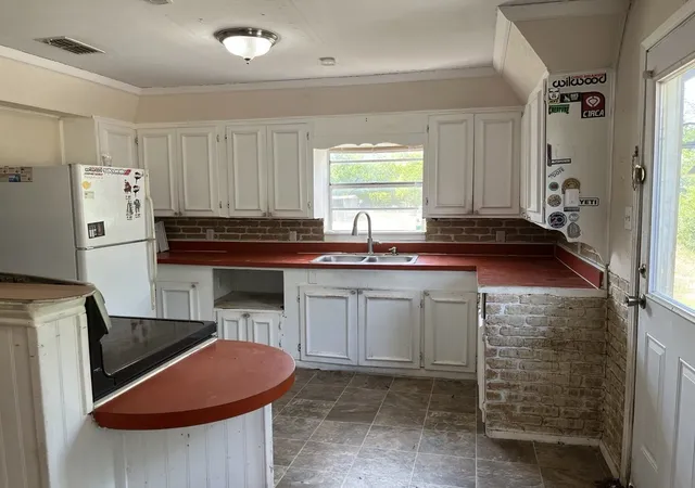 Photo 2 of Single family home for sale at 2525 Oakwood Ter, Haltom City, TX 76117 | MLS# 21353822 | Listing updated on 2026-08-10