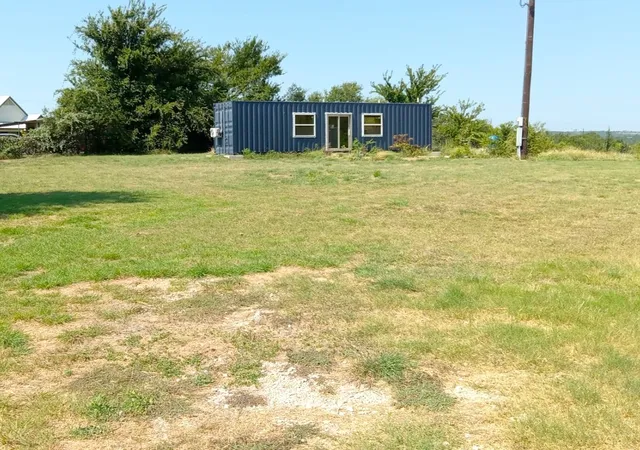 Photo 3 of Sale Pending at 601 Mill Rd, Springtown, TX 76082 | MLS# 21354383 | Listing updated on 2026-09-21