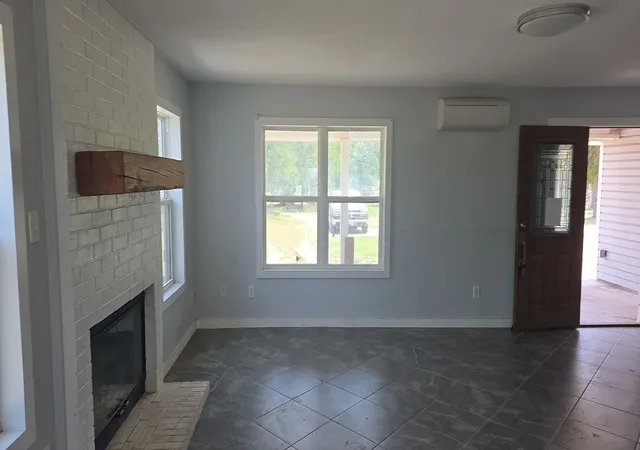 Photo 4 of Sale Pending at 601 Mill Rd, Springtown, TX 76082 | MLS# 21354383 | Listing updated on 2026-09-21