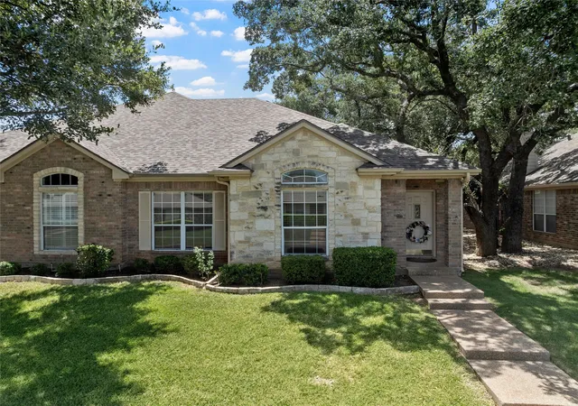 Photo 1 of Townhouse for sale at 333 Old Mill Creek Dr, Waco, TX 76712 | MLS# 21355307 | Listing updated on 2026-09-17