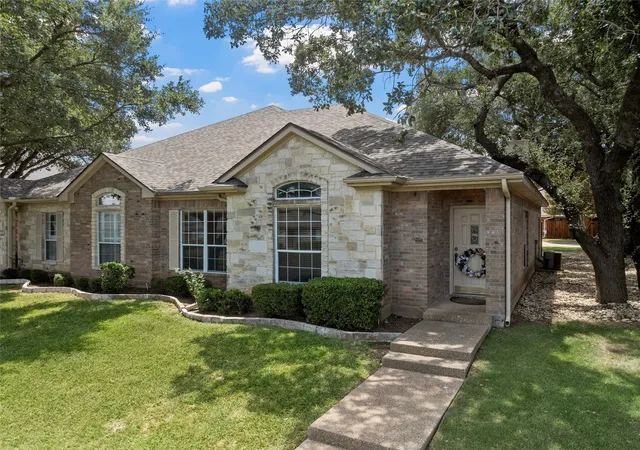 Photo 3 of Townhouse for sale at 333 Old Mill Creek Dr, Waco, TX 76712 | MLS# 21355307 | Listing updated on 2026-09-17