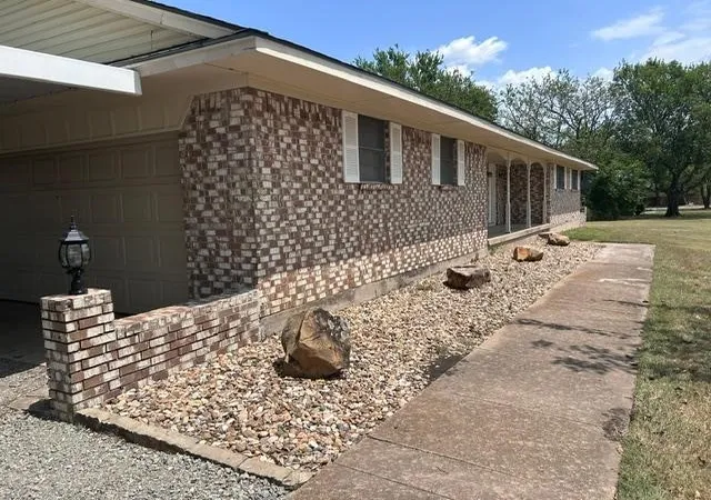 Photo 2 of Single family home for sale at 904 Beasley Blvd, Whitewright, TX 75491 | MLS# 21355611 | Listing updated on 2026-08-10