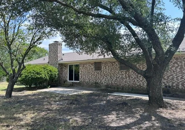 Photo 3 of Single family home for sale at 904 Beasley Blvd, Whitewright, TX 75491 | MLS# 21355611 | Listing updated on 2026-08-10