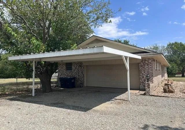 Photo 4 of Single family home for sale at 904 Beasley Blvd, Whitewright, TX 75491 | MLS# 21355611 | Listing updated on 2026-08-10