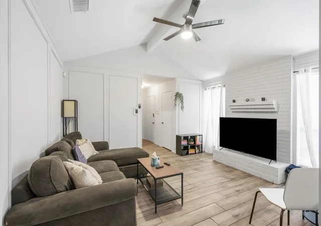 Photo 3 of Single family home for sale at 2114 Valleywood Dr, Arlington, TX 76013 | MLS# 21353924 | Listing updated on 2026-09-04