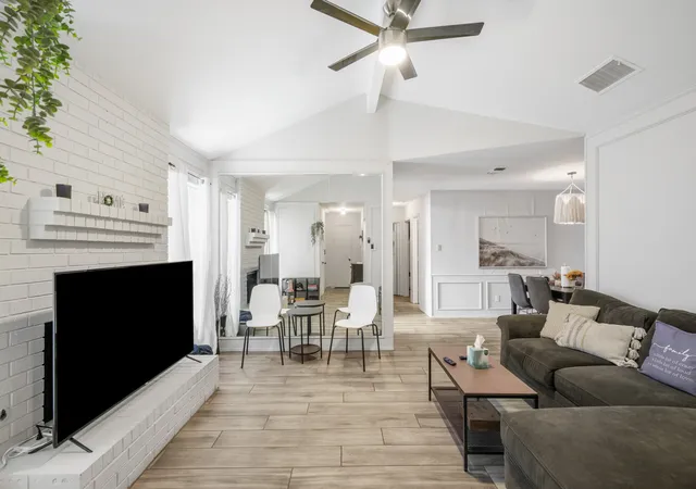 Photo 3 of Single family home for sale at 2114 Valleywood Dr, Arlington, TX 76013 | MLS# 21353924 | Listing updated on 2026-09-04