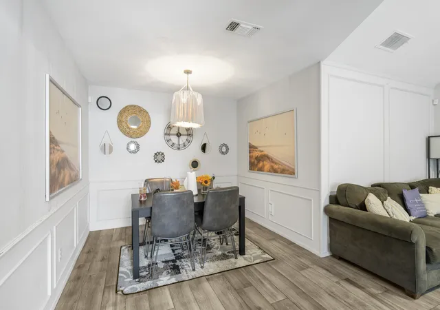 Photo 4 of Single family home for sale at 2114 Valleywood Dr, Arlington, TX 76013 | MLS# 21353924 | Listing updated on 2026-09-04