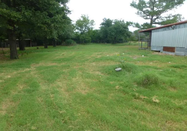 Photo 3 of Sale Pending at 119 Hayes Ct, Springtown, TX 76082 | MLS# 21355678 | Listing updated on 2026-08-27