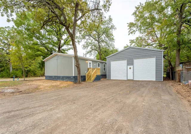 Photo 2 of Manufactured home for sale at 200 Pecos Dr, Mabank, TX 75156 | MLS# 21355679 | Listing updated on 2026-08-10