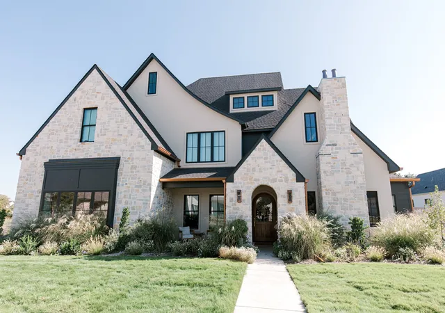 Photo 1 of Mansion for sale at 16006 Torrey Springs Blvd, Woodway, TX 76712 | MLS# 21355685 | Listing updated on 2026-08-10