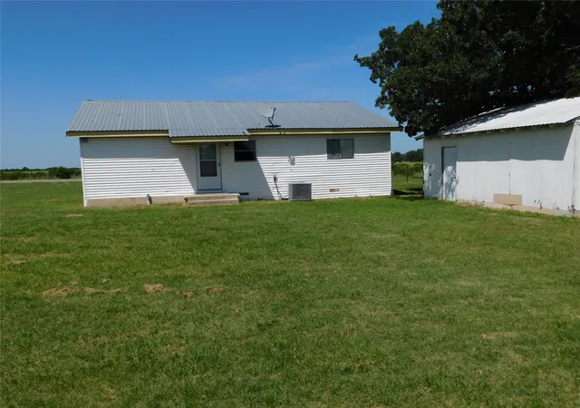 Photo 1 of Single family home for sale at 5401 Hwy 36, Comanche, TX 76442 | MLS# 21355687 | Listing updated on 2026-08-10