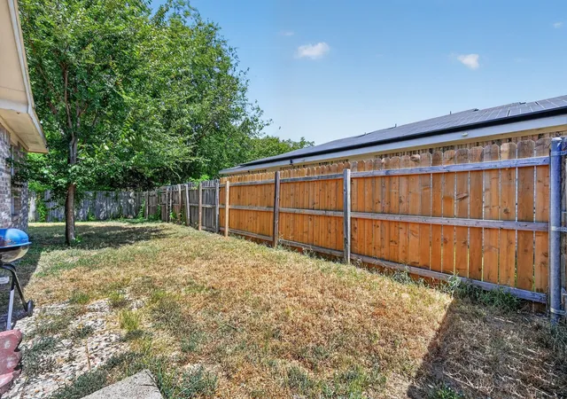 Photo 3 of Single family home for sale at 812 Valdez Dr, Dallas, TX 75253 | MLS# 21355648 | Listing updated on 2026-08-15