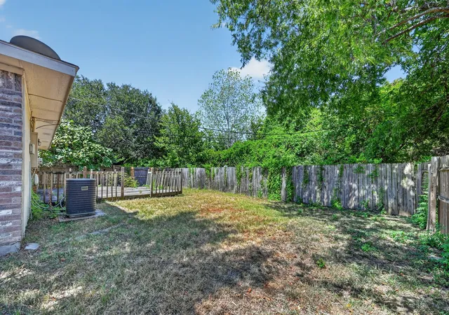 Photo 4 of Single family home for sale at 812 Valdez Dr, Dallas, TX 75253 | MLS# 21355648 | Listing updated on 2026-08-15