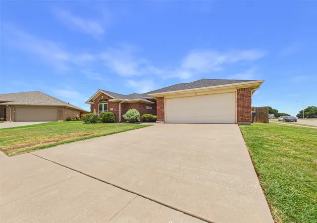 Photo 2 of Single family home for sale at 1 Callie Ct, Wichita Falls, TX 76310 | MLS# 21355708 | Listing updated on 2026-09-23