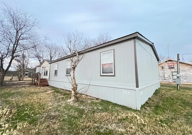 Photo 3 of Manufactured home for sale at 197 E Sweden St, Walnut Springs, TX 76690 | MLS# 21355737 | Listing updated on 2026-09-23