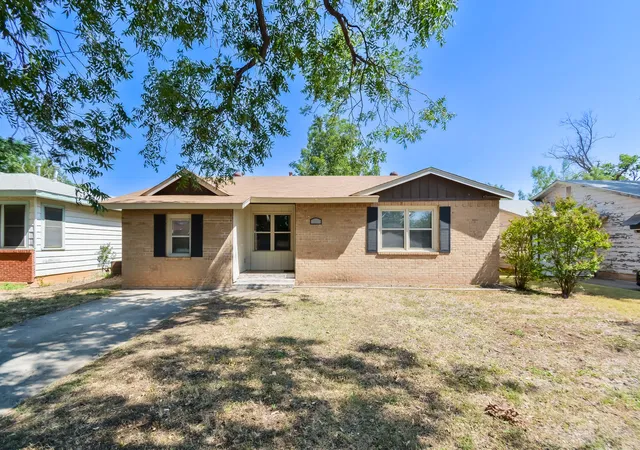 Photo 1 of Sale Pending at 2522 S 25th St, Abilene, TX 79605 | MLS# 21355284 | Listing updated on 2026-08-25
