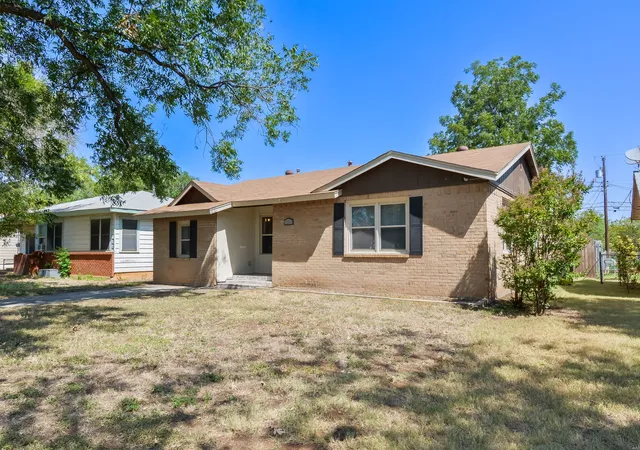 Photo 2 of Sale Pending at 2522 S 25th St, Abilene, TX 79605 | MLS# 21355284 | Listing updated on 2026-08-25