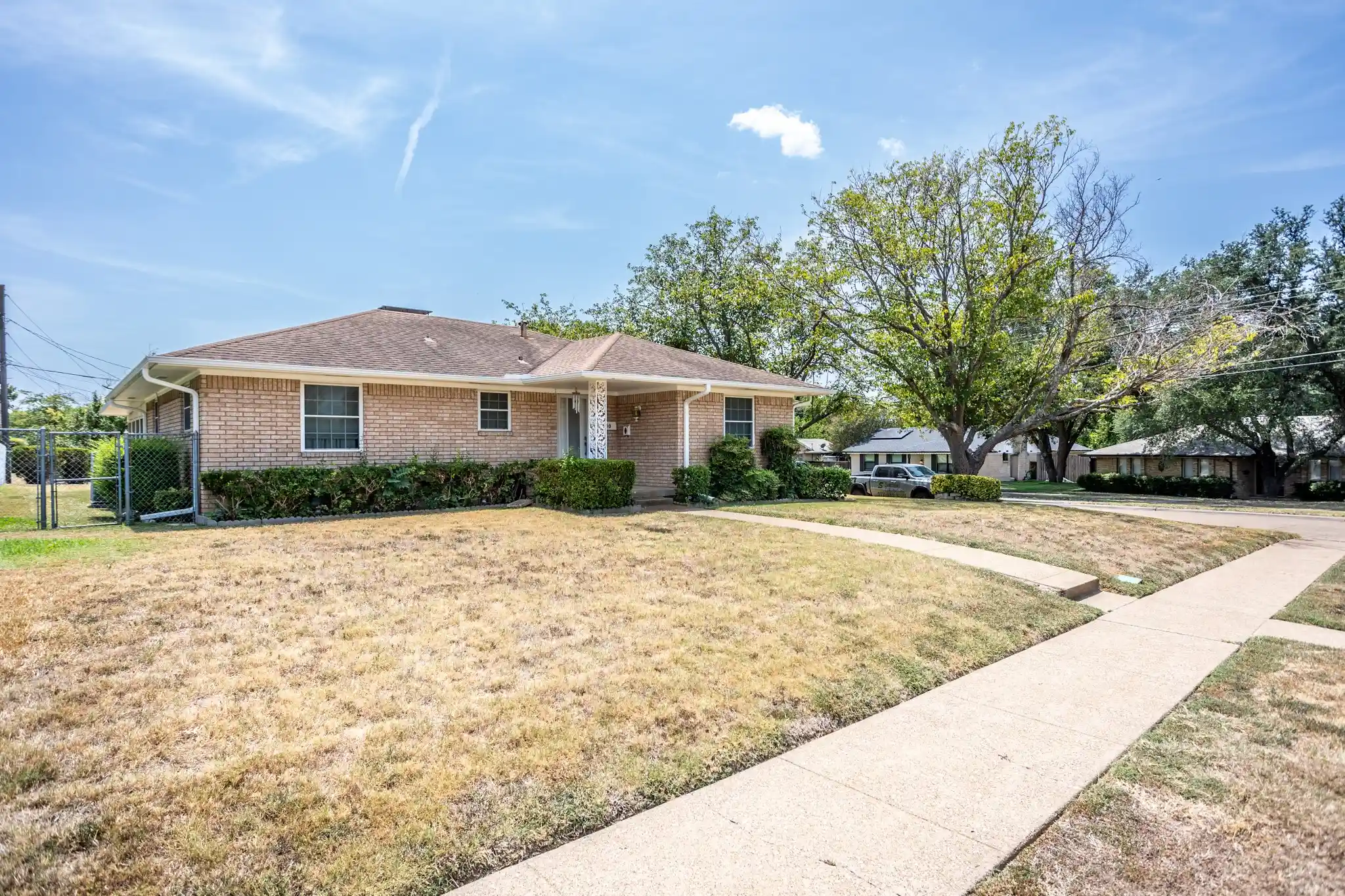 Photo 1 of Single family home for sale at 950 Sycamore Ln, Lancaster, TX 75146 | MLS# 21355768 | Listing updated on 2026-10-23