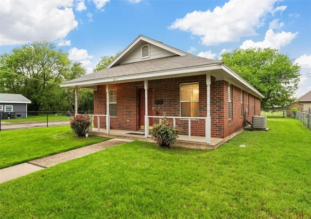 Photo 1 of Single family home for sale at 600 Calumet St, Waco, TX 76704 | MLS# 21355789 | Listing updated on 2026-08-26