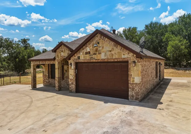 Photo 3 of House for sale at 4277 N Fm 52, Weatherford, TX 76088 | MLS# 21355007 | Listing updated on 2026-08-11
