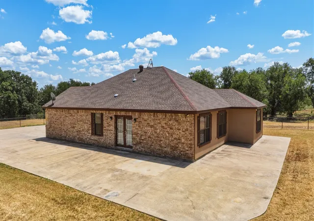 Photo 4 of House for sale at 4277 N Fm 52, Weatherford, TX 76088 | MLS# 21355007 | Listing updated on 2026-08-11