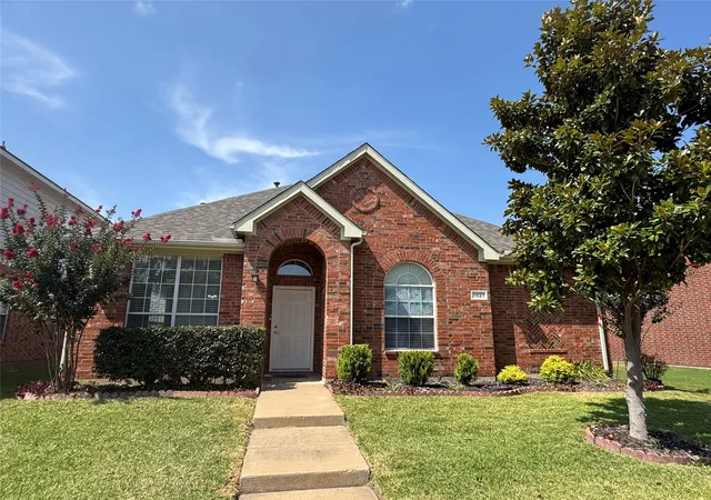 Photo 1 of Single family home for sale at 1527 Sugar Bush Trl, Allen, TX 75002 | MLS# 21355632 | Listing updated on 2026-09-19