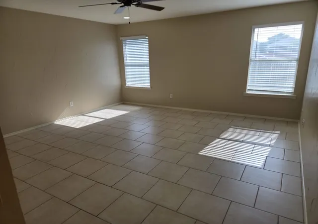 Photo 4 of Single family home for sale at 8704 Hunters Creek Dr, Fort Worth, TX 76123 | MLS# 21355951 | Listing updated on 2026-08-10