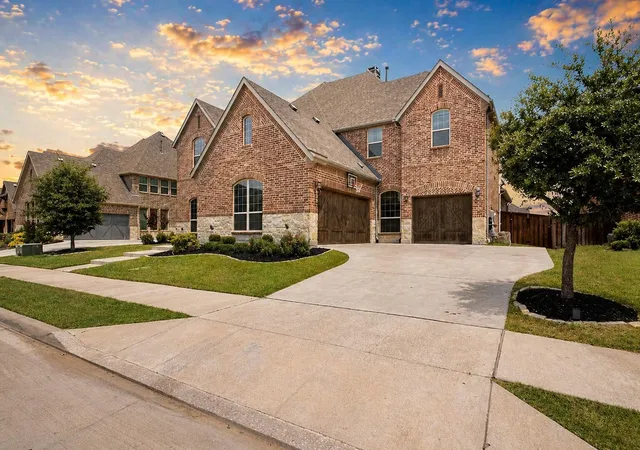 Photo 4 of Single family home for sale at 3516 Ophel Wy, Flower Mound, TX 75028 | MLS# 21355955 | Listing updated on 2026-08-11