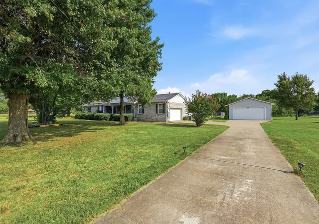 Photo 1 of Single family home for sale at 27513 State Hwy 56, Whitesboro, TX 76273 | MLS# 21354704 | Listing updated on 2026-08-16