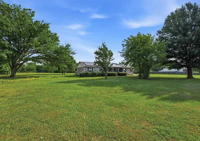 Photo 4 of Single family home for sale at 27513 State Hwy 56, Whitesboro, TX 76273 | MLS# 21354704 | Listing updated on 2026-10-02
