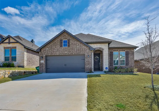 Photo 1 of Single family home for sale at 3520 Austin St, Gainesville, TX 76240 | MLS# 21356025 | Listing updated on 2026-08-26