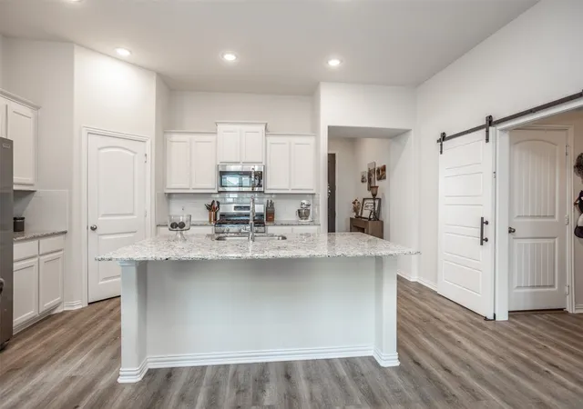 Photo 3 of Single family home for sale at 3520 Austin St, Gainesville, TX 76240 | MLS# 21356025 | Listing updated on 2026-08-26