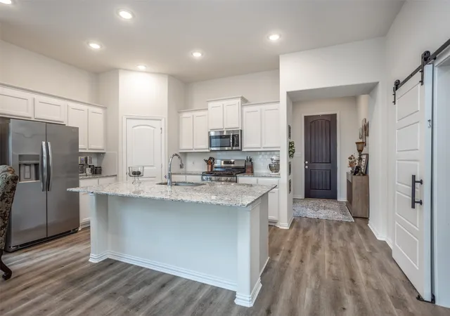 Photo 3 of Single family home for sale at 3520 Austin St, Gainesville, TX 76240 | MLS# 21356025 | Listing updated on 2026-08-26
