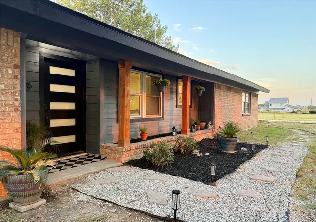 Photo 2 of Single family home for sale at 1015 Fm 981, Leonard, TX 75452 | MLS# 21336792 | Listing updated on 2026-09-27