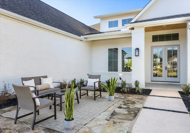 Photo 3 of Single family home for sale at 2188 Middlewood Cir, Granbury, TX 76049 | MLS# 21356004 | Listing updated on 2026-10-08