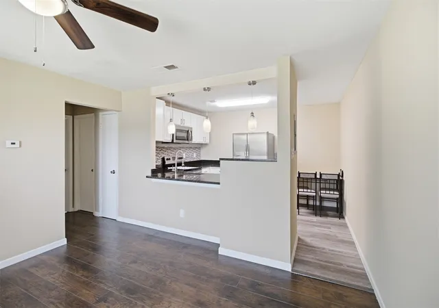 Listing Photo 5 - Condo for sale in building located at 2200 E Trinity Mills Rd, Carrollton, TX 75006 - Unit #402